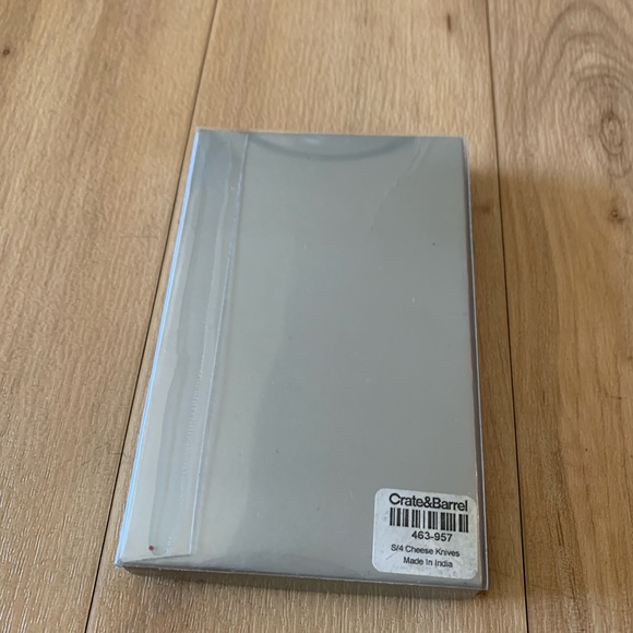 NWT Crate & Barrel Set of 4 Cheese Knives - Picture 2 of 2